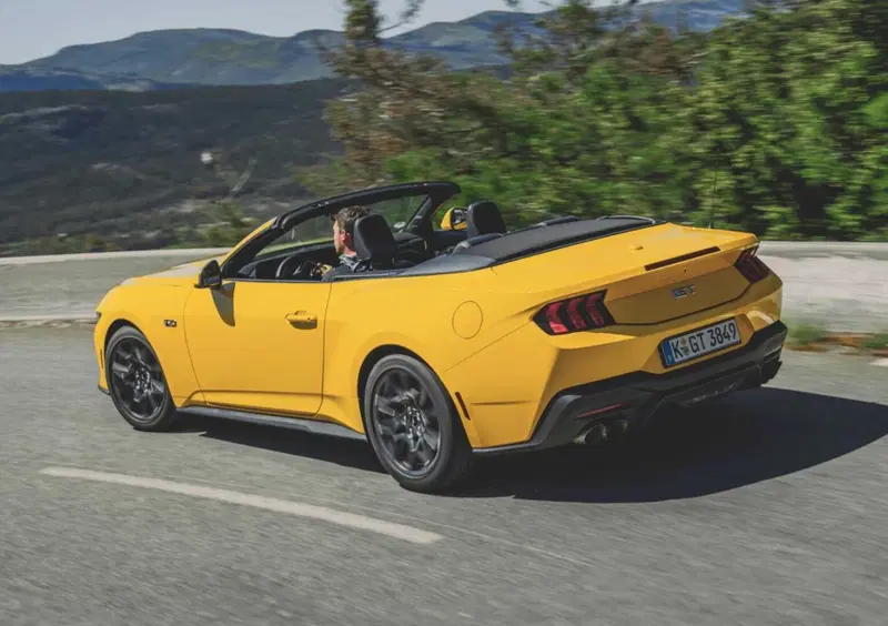 Ford Mustang Cabrio (6)