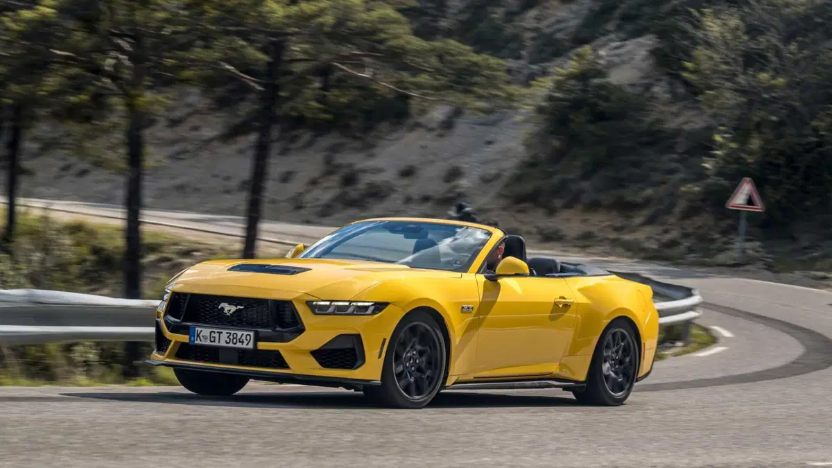 Ford Mustang Cabrio (3)