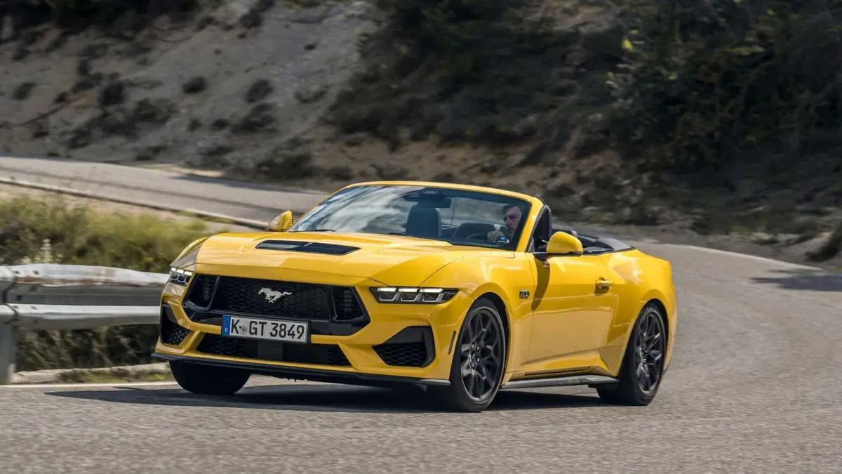 Ford Mustang Cabrio (4)