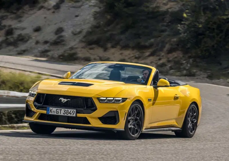 Ford Mustang Cabrio (4)