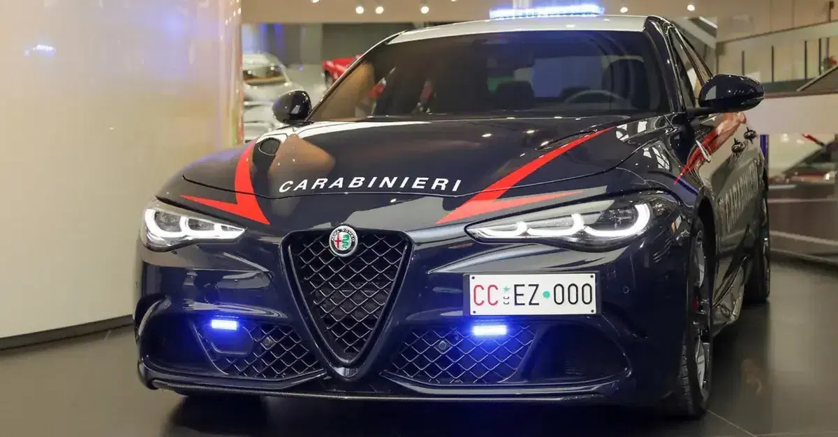 Alfa Romeo e Carabinieri, 75 anni insieme: il libro che racconta l'Italia a bordo della Gazzella