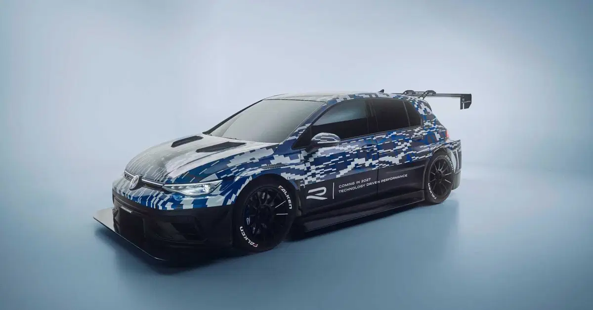 Volkswagen R torna al N&uuml;rburgring nel 2027: la Golf R pi&ugrave; estrema di sempre sfida la 24 Ore