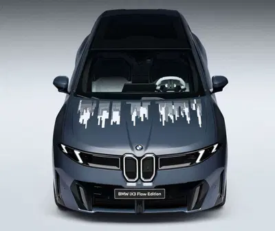 BMW iX3 Flow Edition, arriva il SUV elettrico che cambia colore davvero