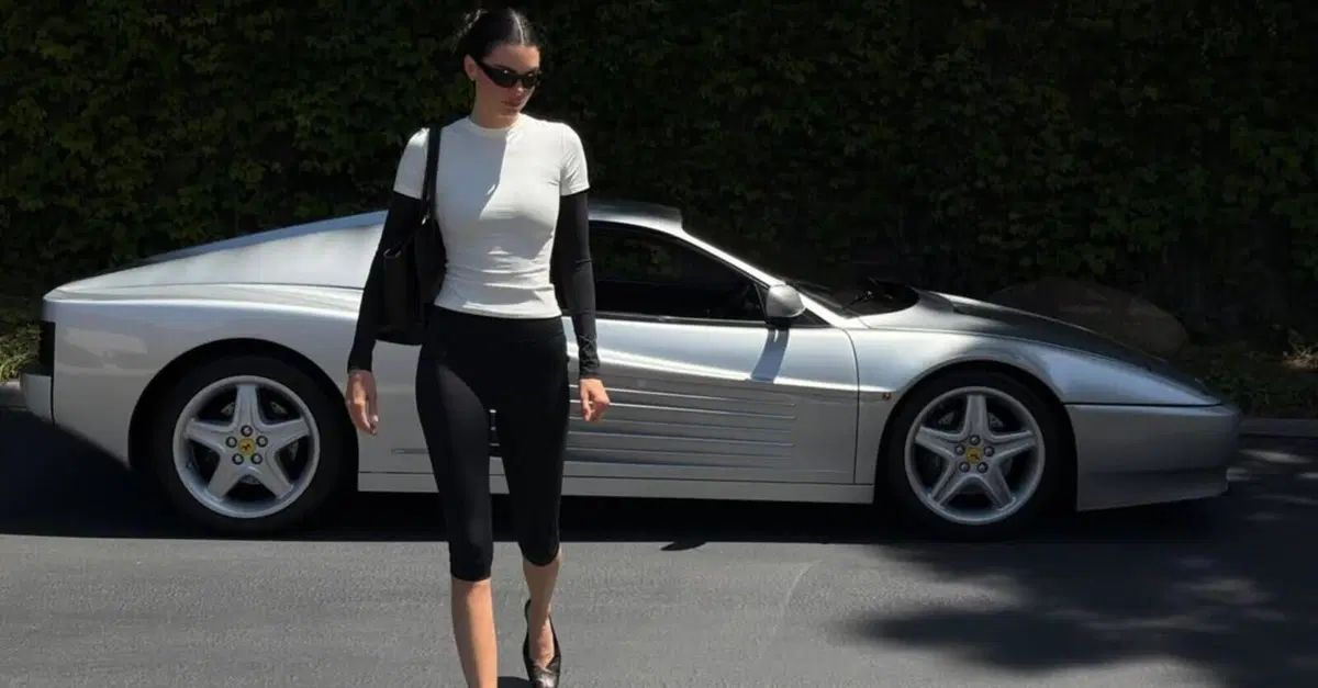 Kendall Jenner riporta sotto i riflettori la sua Ferrari 512 TR: torna l&rsquo;icona degli anni &rsquo;90