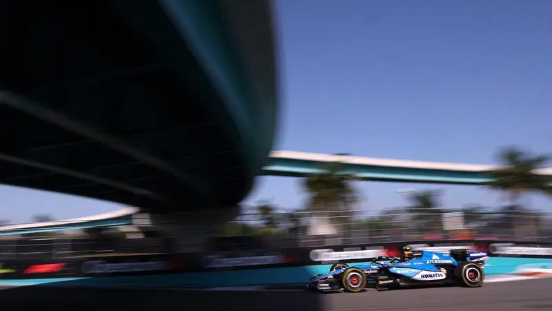 F1. &ldquo;Pensa che a centro classifica lo faremo passare, abbiamo rischiato l&rsquo;incidente&rdquo;: Carlos Sainz punge Max Verstappen 
