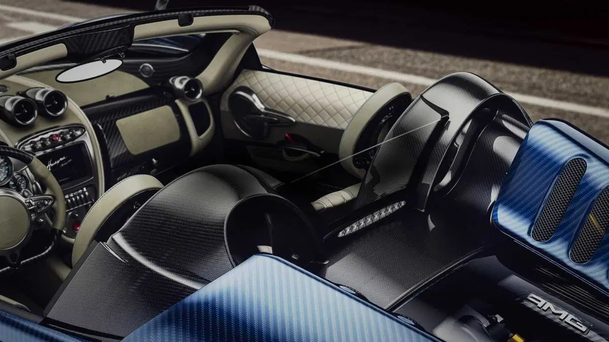 Aspettava la solita berlina, è arrivata una Pagani Huayra: l'Uber più virale del web