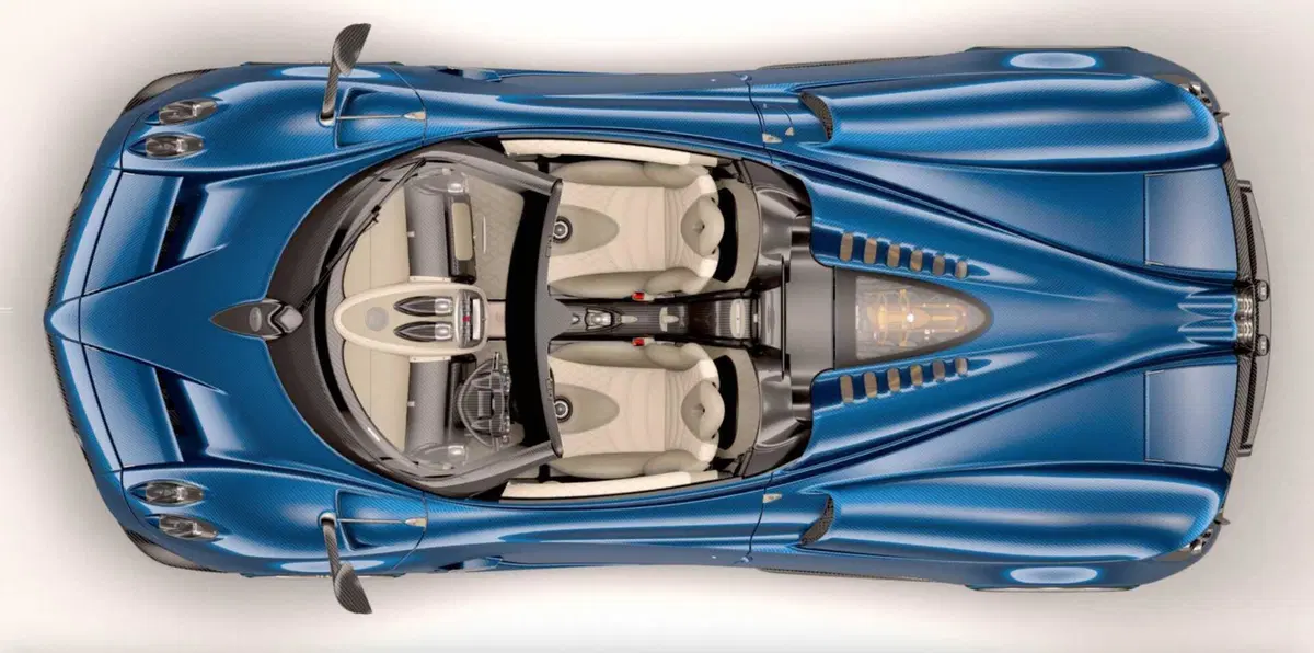 Aspettava la solita berlina, è arrivata una Pagani Huayra: l'Uber più virale del web (3)