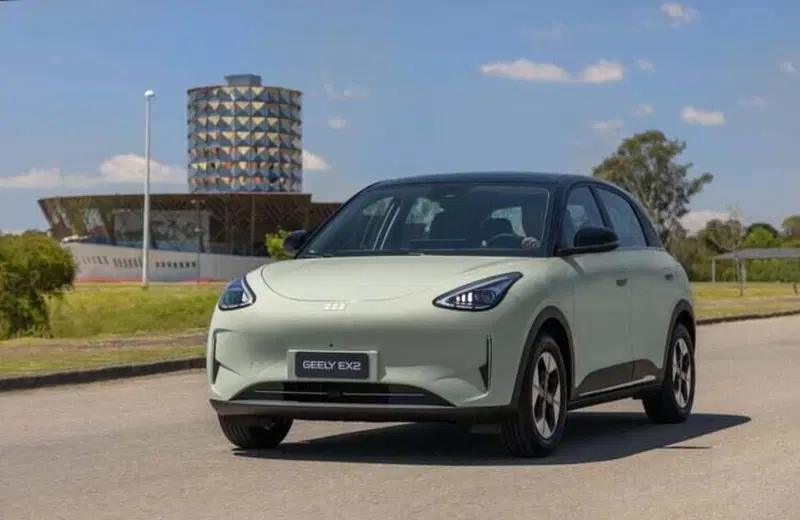Geely compra una fabbrica di Ford in Spagna: ecco le due auto che usciranno da Almussafes
