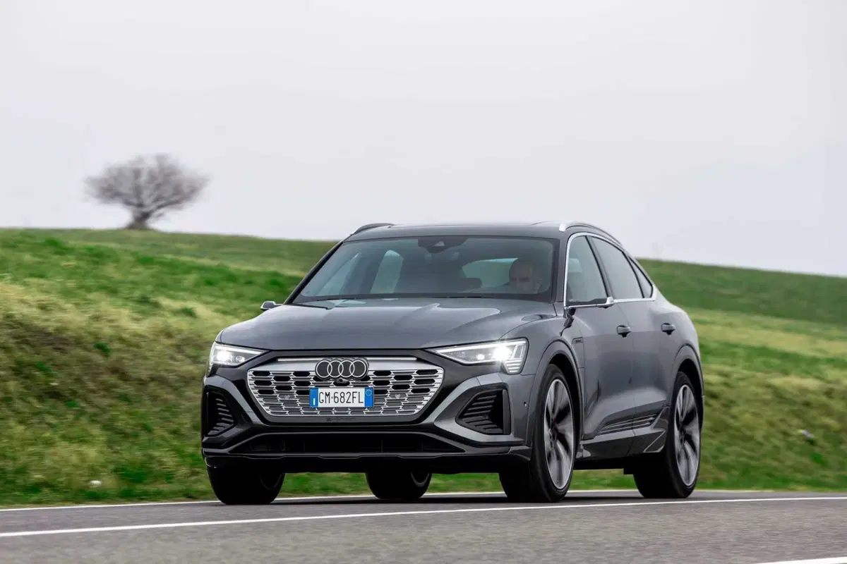 Audi Q8 e-tron 55 quattro Sportback (2023) (2)