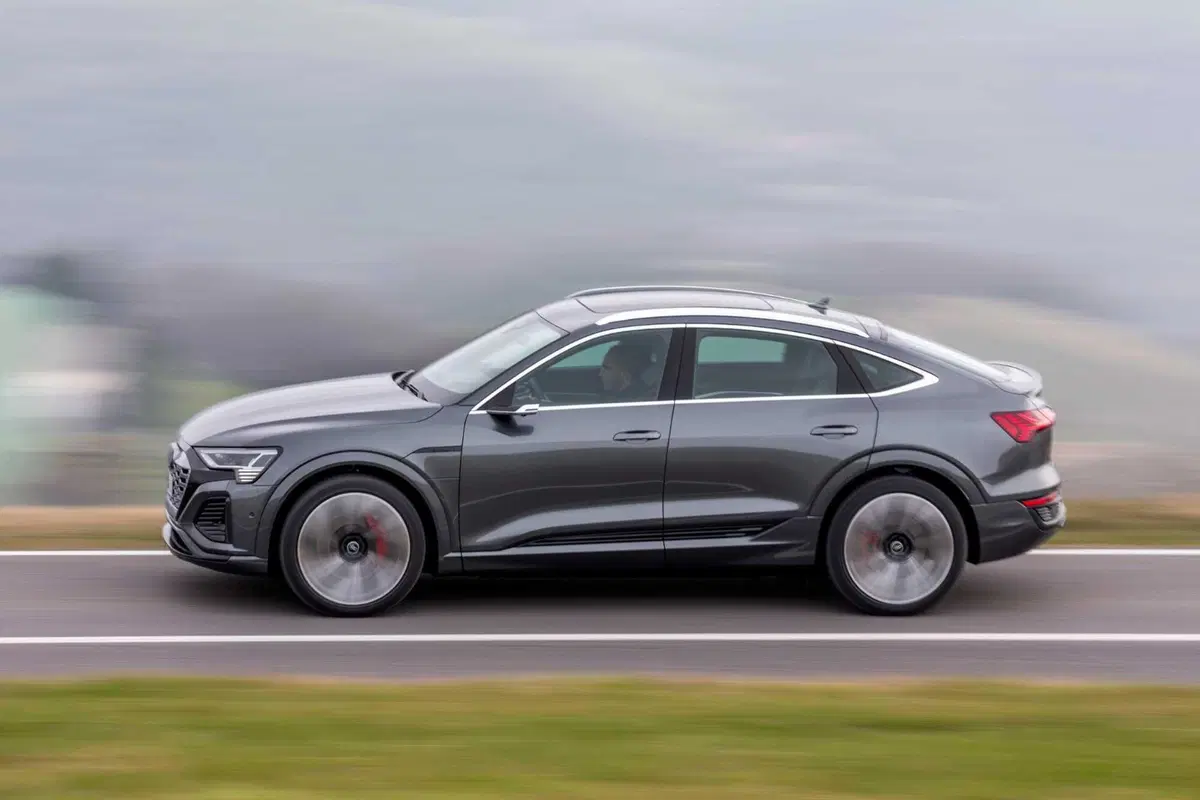 Audi Q8 e-tron 55 quattro Sportback (2023) (4)