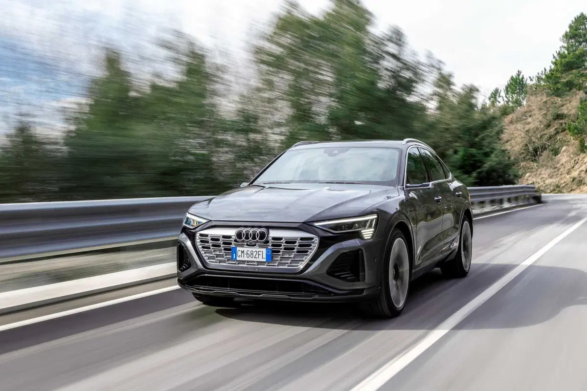 Audi Q8 e-tron 55 quattro Sportback (2023) (7)