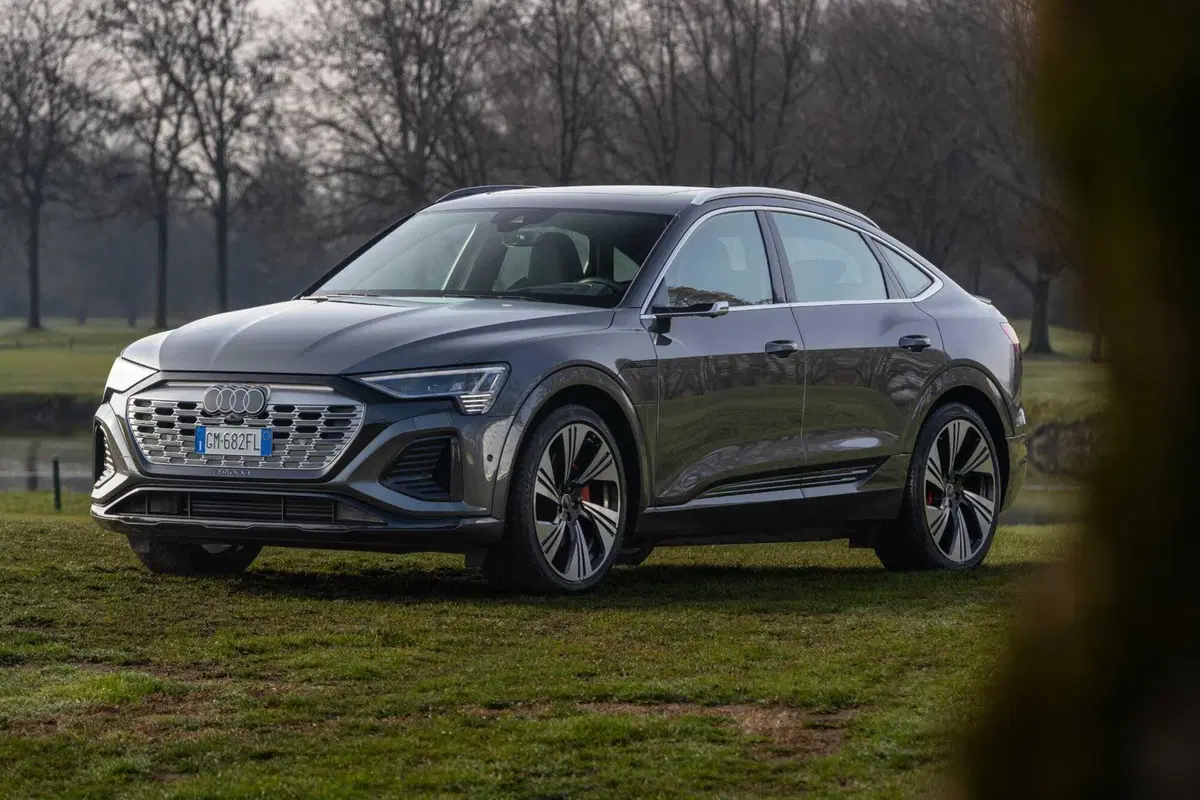 Audi Q8 e-tron 55 quattro Sportback (2023) (30)