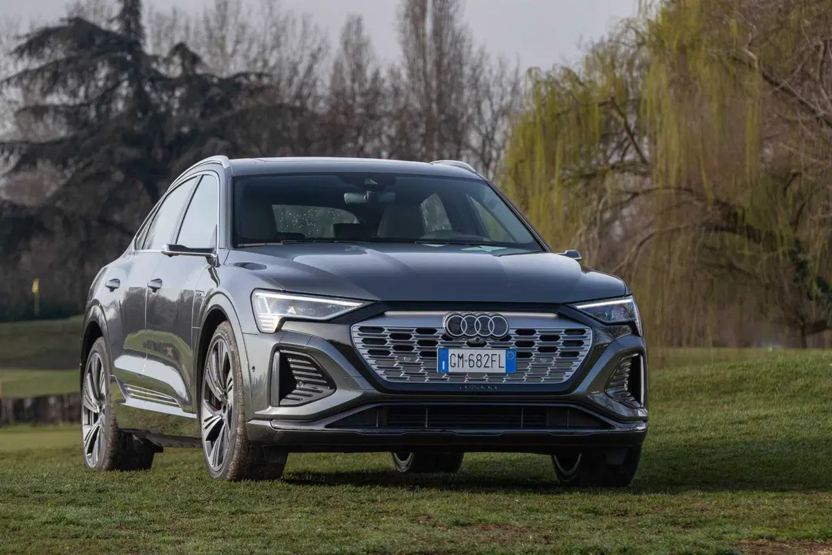 Audi Q8 e-tron 55 quattro Sportback (2023) (34)
