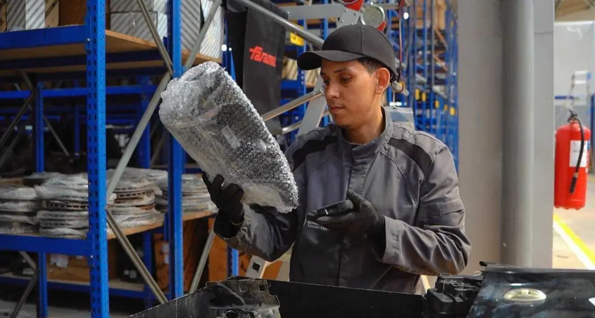 Stellantis sbarca a Casablanca con il primo centro di smontaggio veicoli in Africa: l'economia circolare parla arabo