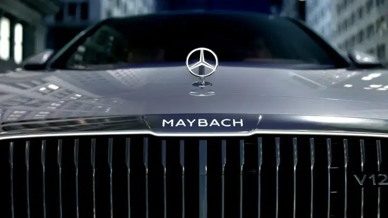 Mercedes-Maybach non rinuncia al V12: il dodici cilindri continua a vivere