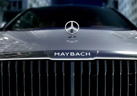 Mercedes-Maybach non rinuncia al V12: il dodici cilindri continua a vivere