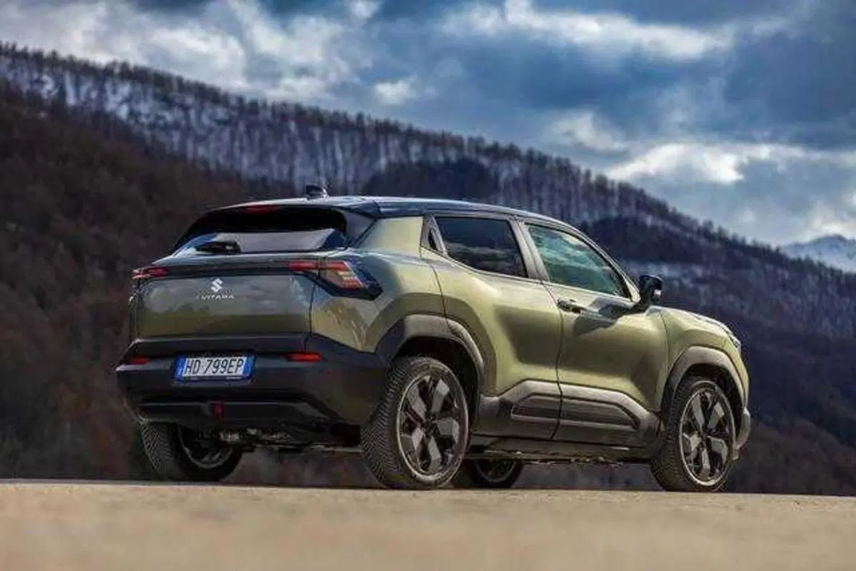 Suzuki e-Vitara 2026, la prova: la prima elettrica giapponese sa cavarsela davvero in fuoristrada? (VIDEO) (3)