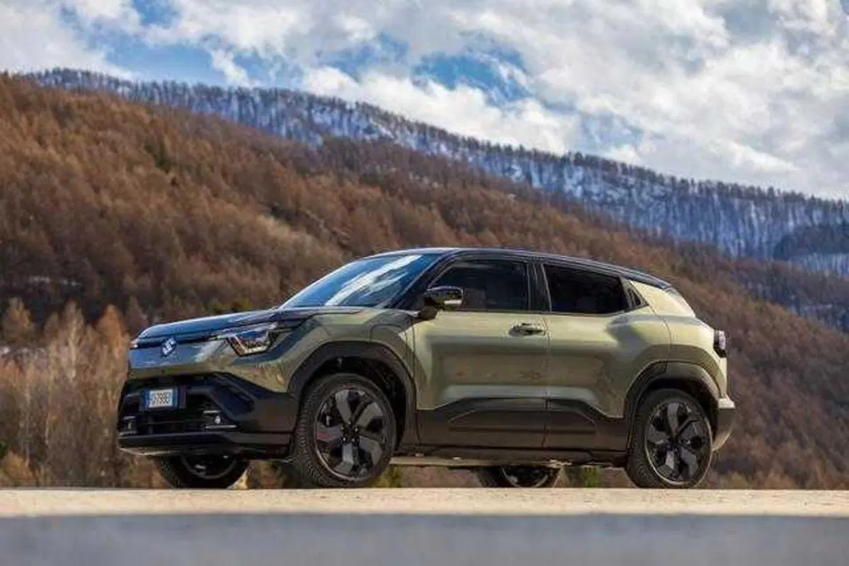 Suzuki e-Vitara 2026, la prova: la prima elettrica giapponese sa cavarsela davvero in fuoristrada? (VIDEO) (8)