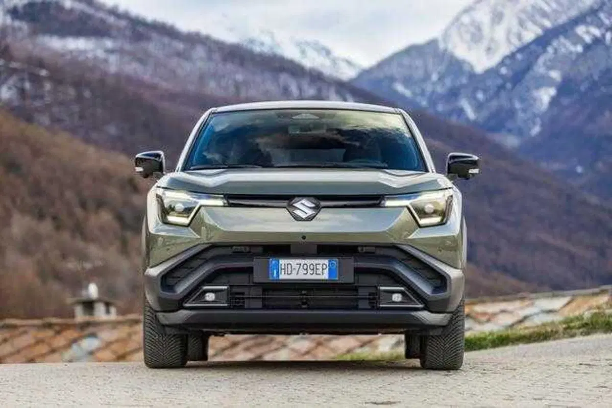Suzuki e-Vitara 2026, la prova: la prima elettrica giapponese sa cavarsela davvero in fuoristrada? (VIDEO) (10)