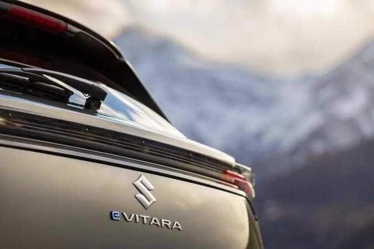 Suzuki e-Vitara 2026, la prova: la prima elettrica giapponese sa cavarsela davvero in fuoristrada? (VIDEO) (15)