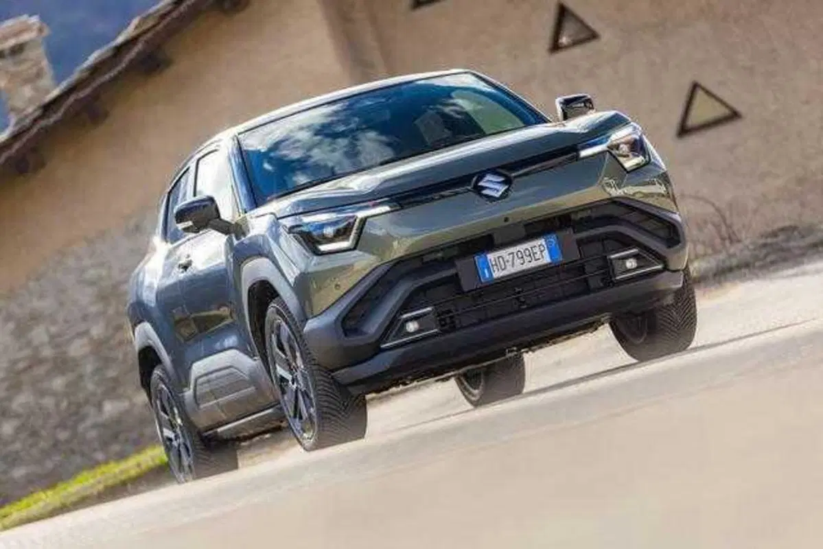 Suzuki e-Vitara 2026, la prova: la prima elettrica giapponese sa cavarsela davvero in fuoristrada? (VIDEO) (17)