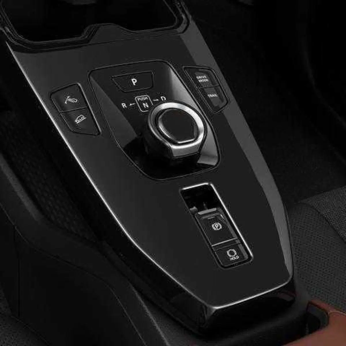 Suzuki e-Vitara 2026, la prova: la prima elettrica giapponese sa cavarsela davvero in fuoristrada? (VIDEO) (19)