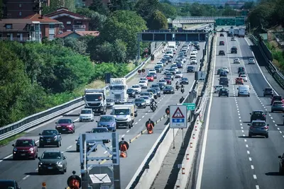 Italia regina dell&rsquo;auto privata: oltre 700 vetture ogni 1.000 abitanti, &egrave; record assoluto in Europa