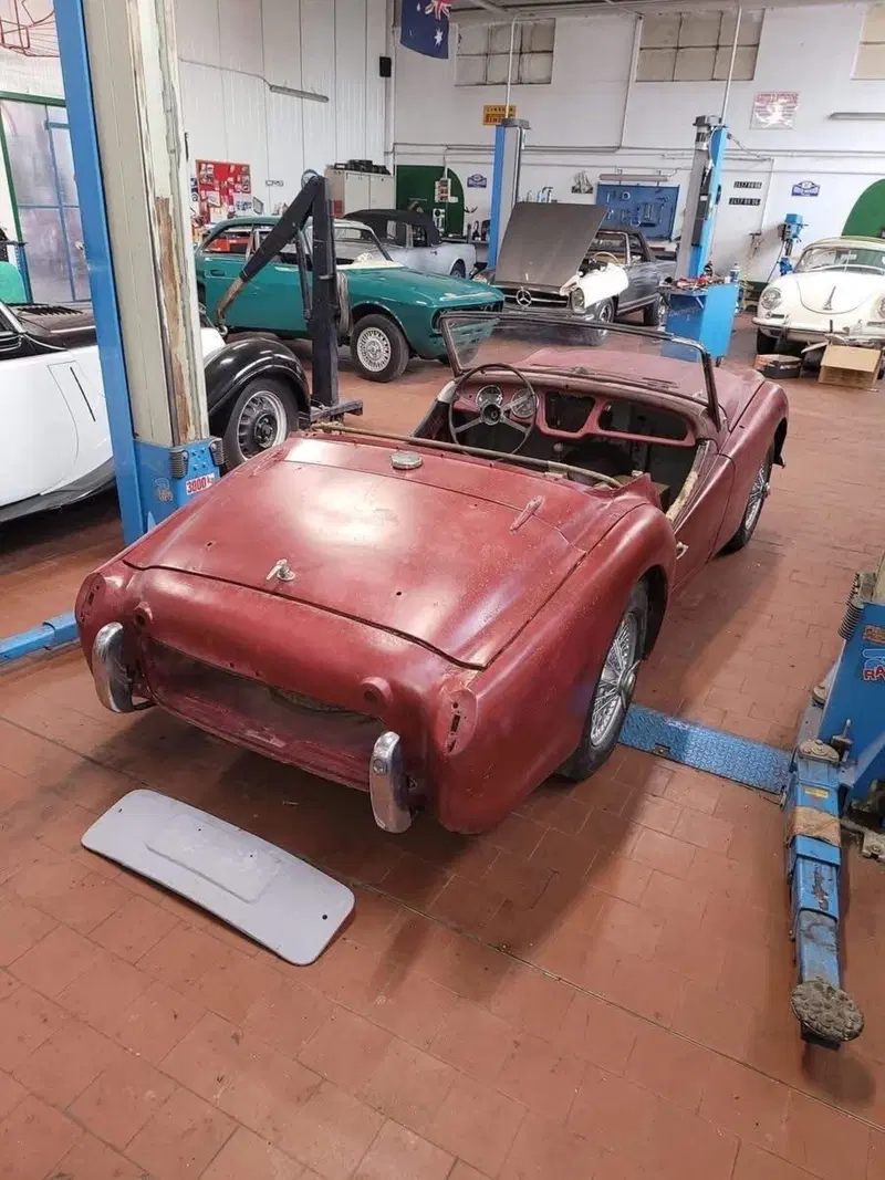 Triumph TR 3 A DA RESTAURO  d'epoca a Cremona (3)