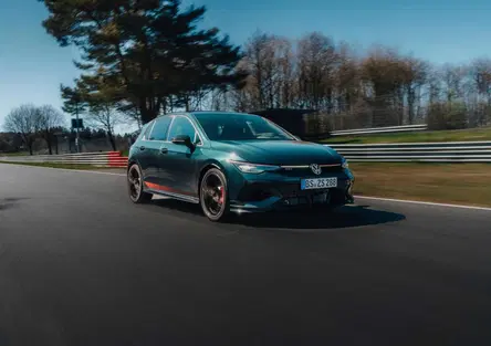 Golf GTI EDITION 50, nuovo record al Nürburgring: è la trazione anteriore più veloce di sempre