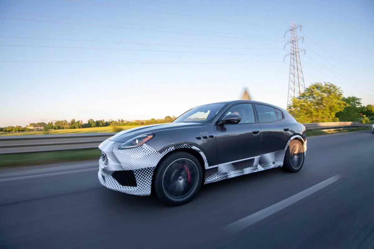 Maserati, blitz a Modena: GranTurismo, GranCabrio e Grecale sorprese durante i collaudi (12)