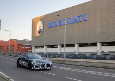 Maserati, blitz a Modena: GranTurismo, GranCabrio e Grecale sorprese durante i collaudi