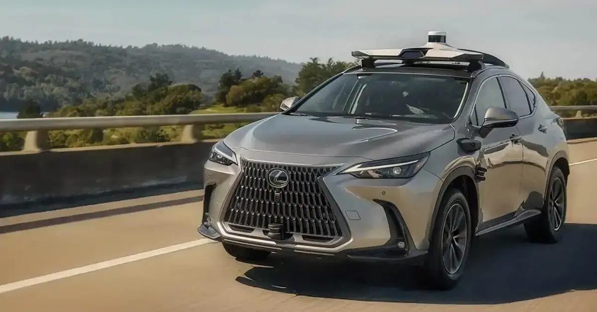 Toyota Woven City accelera: l'intelligenza artificiale che vede tutto ridisegna la mobilit&agrave; del futuro