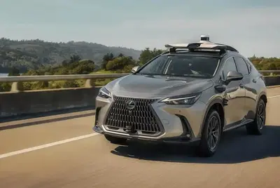 Toyota Woven City accelera: l'intelligenza artificiale che vede tutto ridisegna la mobilit&agrave; del futuro