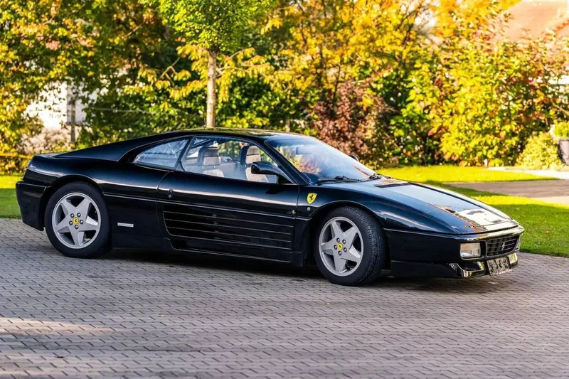 Ferrari 348 TB d'epoca a Milano (8)