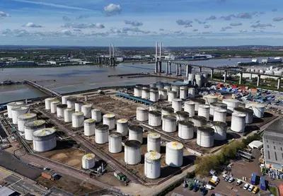 Nuova scoperta di petrolio nel pieno della crisi energetica: cosa cambia per mercati, auto e prezzi dei carburanti