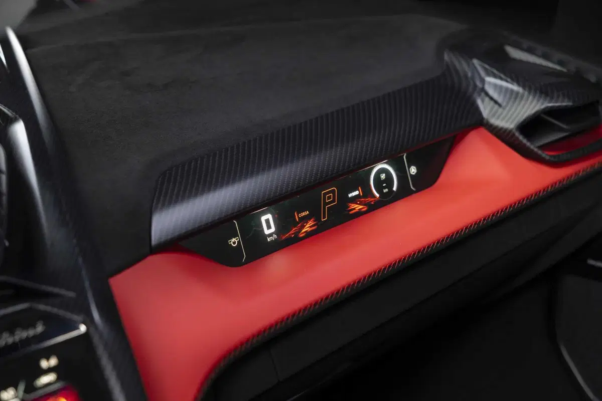 Lamborghini Fenomeno Roadster: 1080 CV ibridi a cielo aperto, ne nasceranno soltanto 15 nel mondo (2)