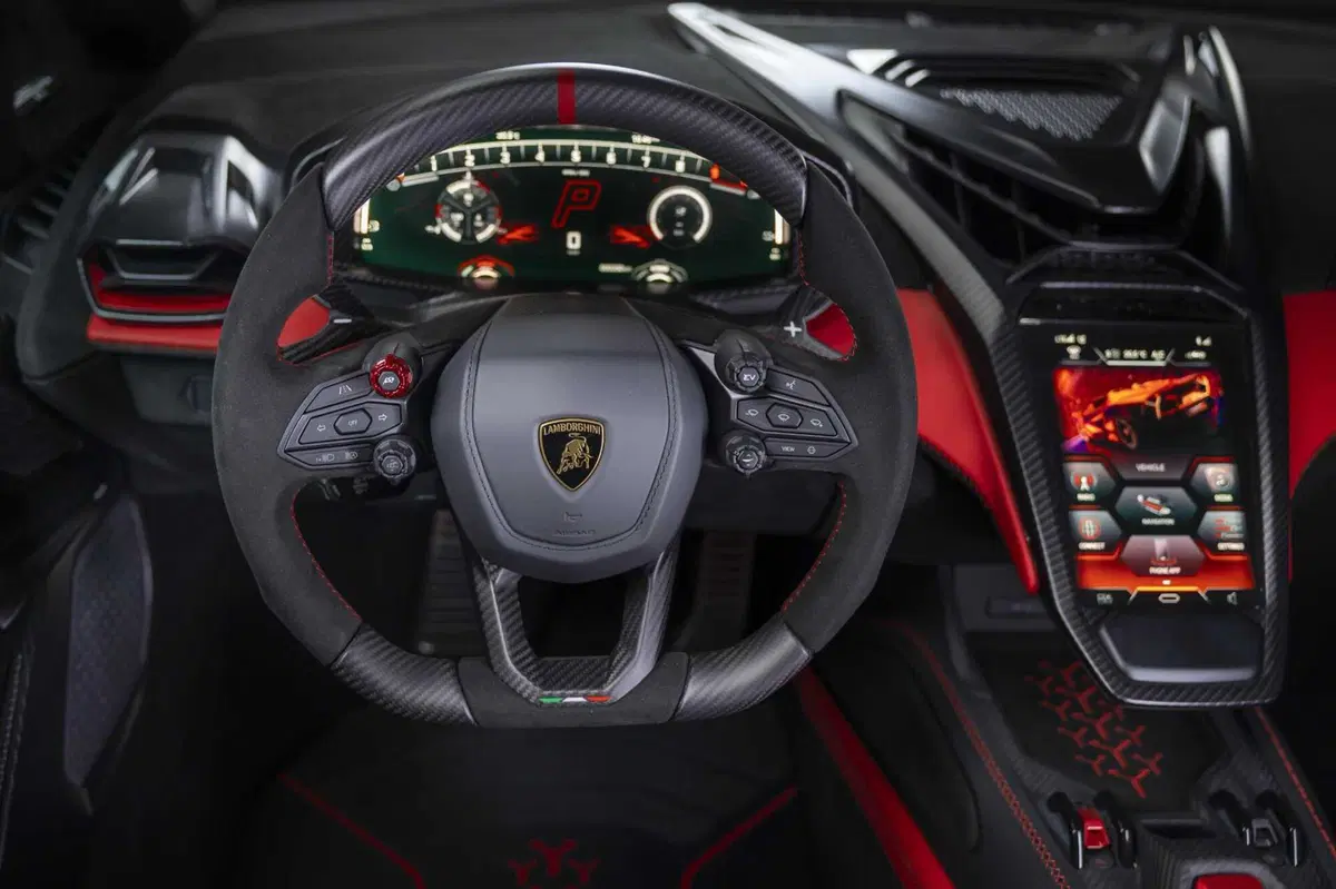 Lamborghini Fenomeno Roadster: 1080 CV ibridi a cielo aperto, ne nasceranno soltanto 15 nel mondo (3)