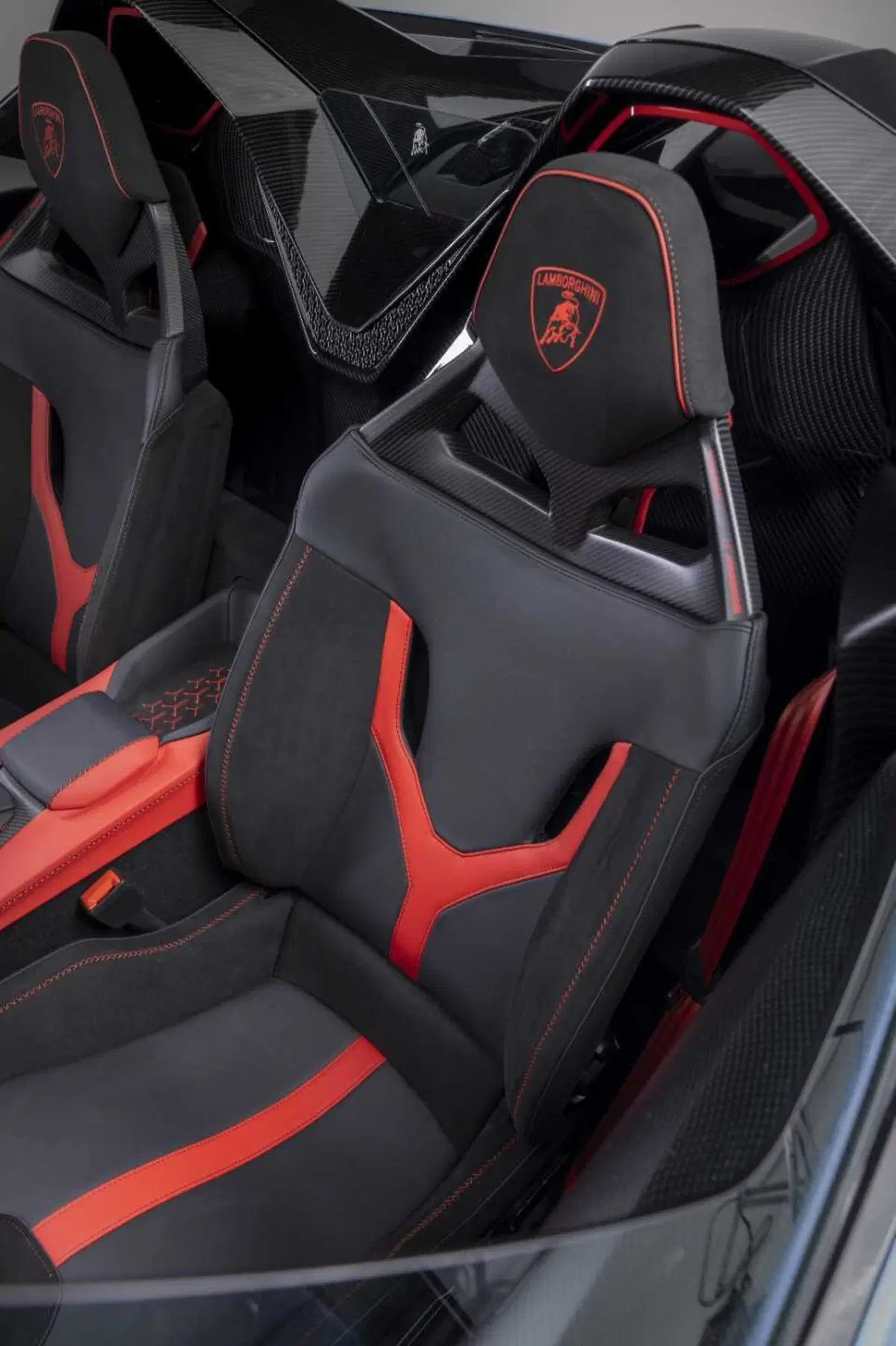 Lamborghini Fenomeno Roadster: 1080 CV ibridi a cielo aperto, ne nasceranno soltanto 15 nel mondo (6)