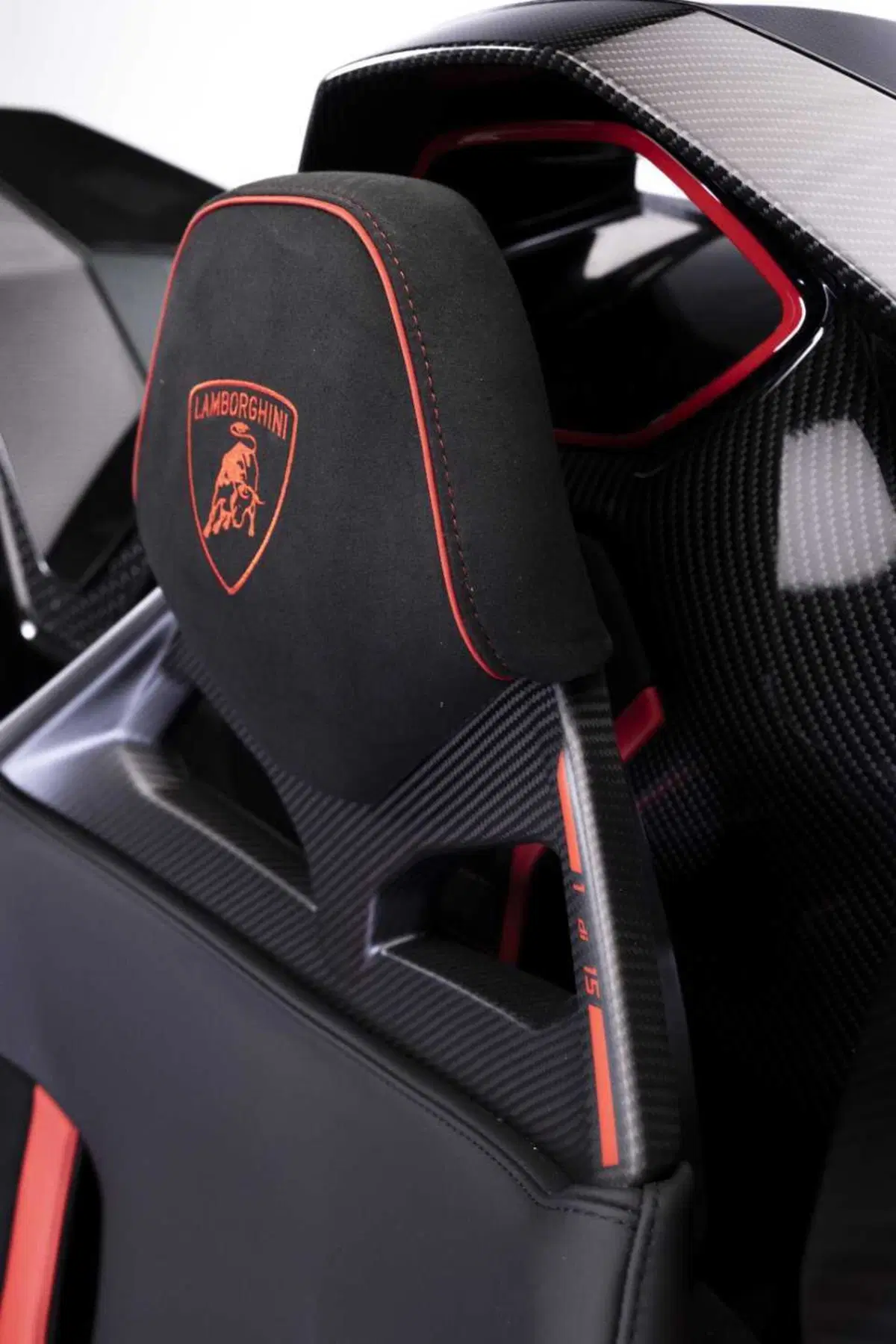 Lamborghini Fenomeno Roadster: 1080 CV ibridi a cielo aperto, ne nasceranno soltanto 15 nel mondo (13)