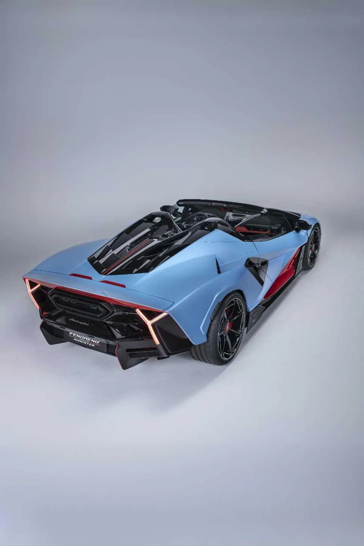 Lamborghini Fenomeno Roadster: 1080 CV ibridi a cielo aperto, ne nasceranno soltanto 15 nel mondo (31)