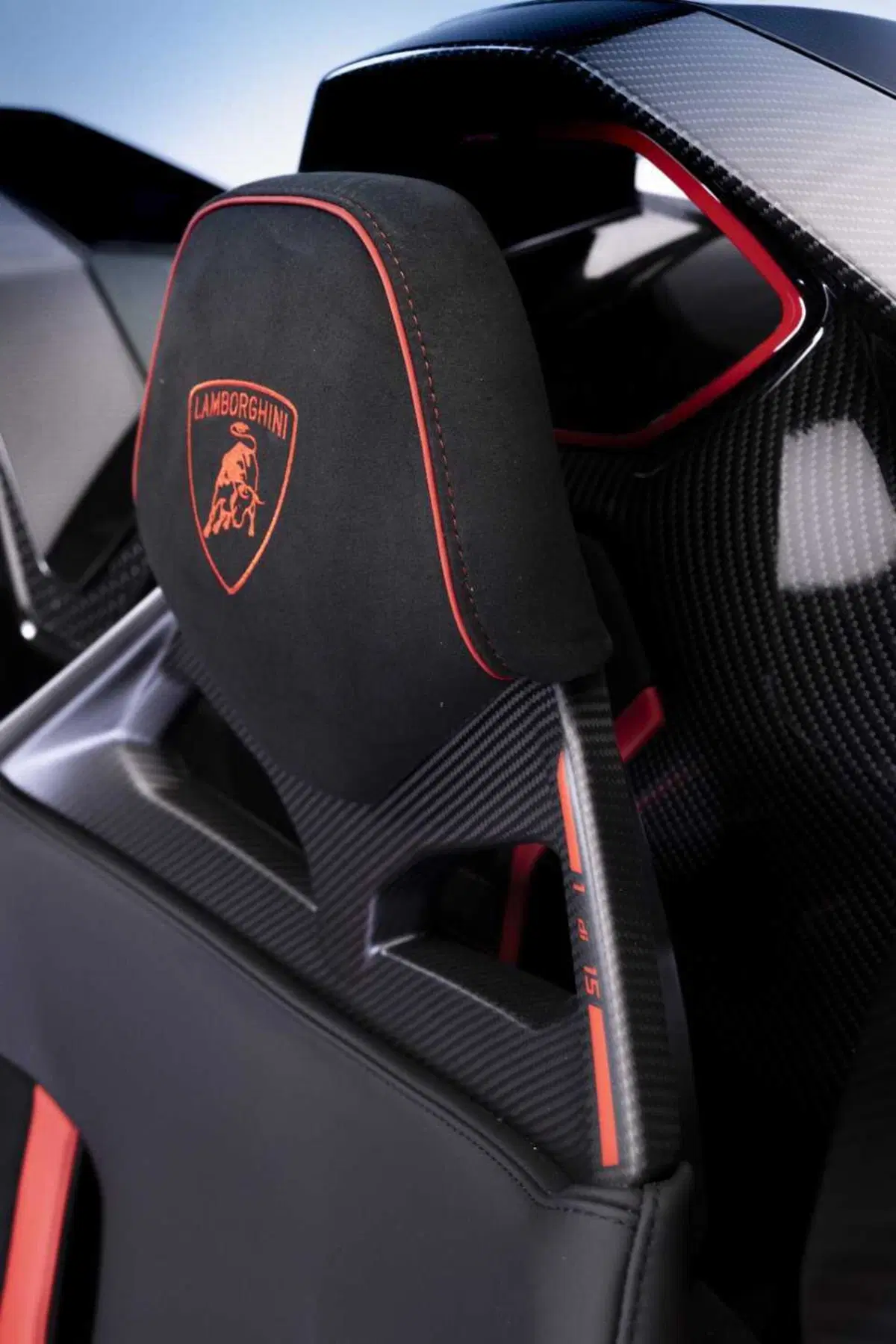 Lamborghini Fenomeno Roadster: 1080 CV ibridi a cielo aperto, ne nasceranno soltanto 15 nel mondo (33)