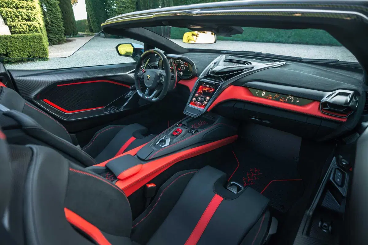 Lamborghini Fenomeno Roadster: 1080 CV ibridi a cielo aperto, ne nasceranno soltanto 15 nel mondo (58)