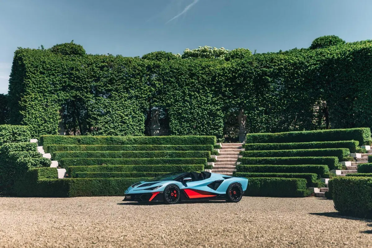 Lamborghini Fenomeno Roadster: 1080 CV ibridi a cielo aperto, ne nasceranno soltanto 15 nel mondo (78)