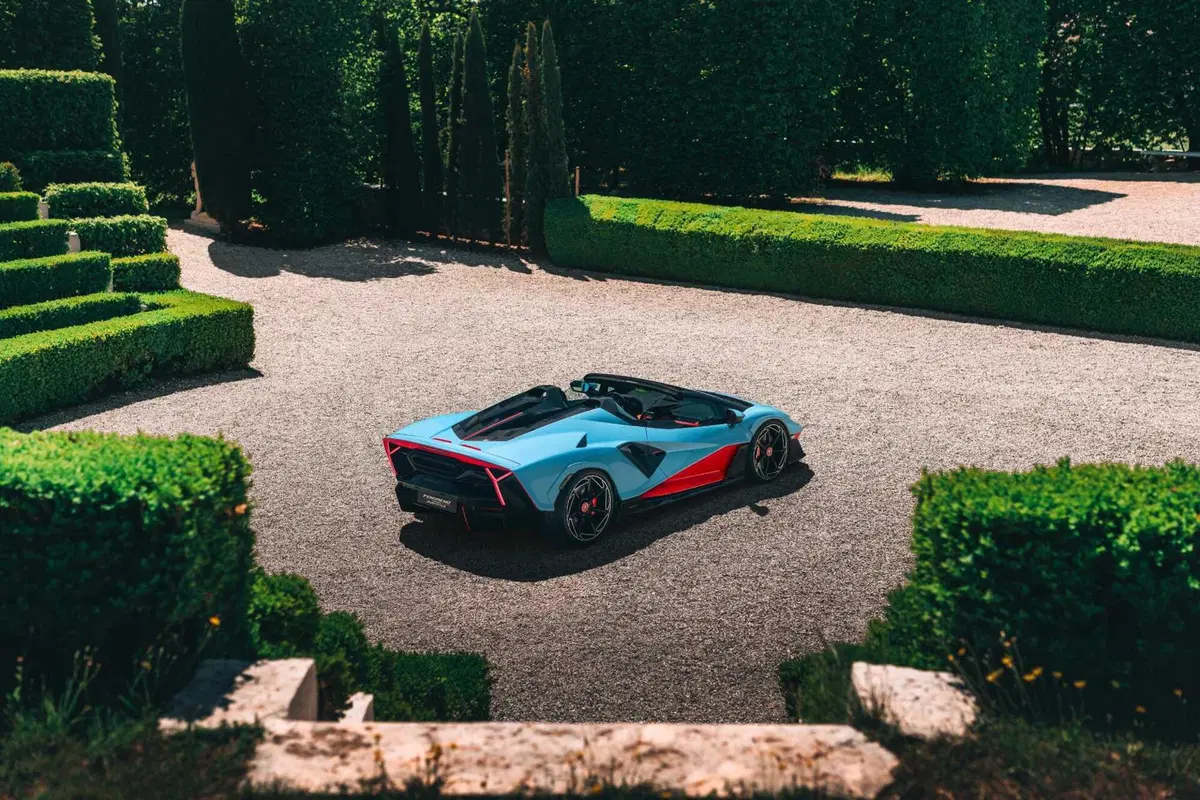 Lamborghini Fenomeno Roadster: 1080 CV ibridi a cielo aperto, ne nasceranno soltanto 15 nel mondo (91)