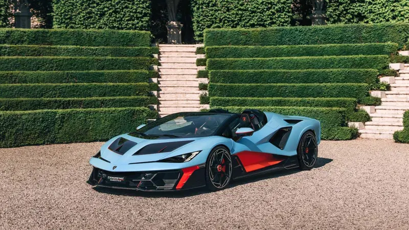 Lamborghini Fenomeno Roadster: 1080 CV ibridi a cielo aperto, ne nasceranno soltanto 15 nel mondo