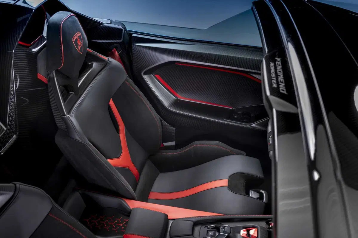 Lamborghini Fenomeno Roadster: 1080 CV ibridi a cielo aperto, ne nasceranno soltanto 15 nel mondo (11)