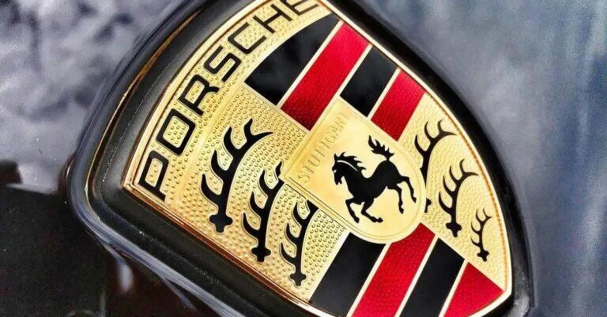 Porsche cambia strategia: chiuse divisioni e centinaia di esuberi nel maxi riassetto