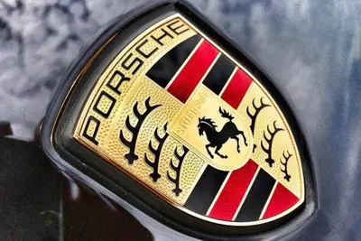 Porsche cambia strategia: chiuse divisioni e centinaia di esuberi nel maxi riassetto