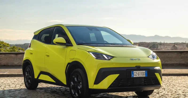 Cina, le auto elettriche fanno saltare il banco: per la prima volta superata la soglia del 60%