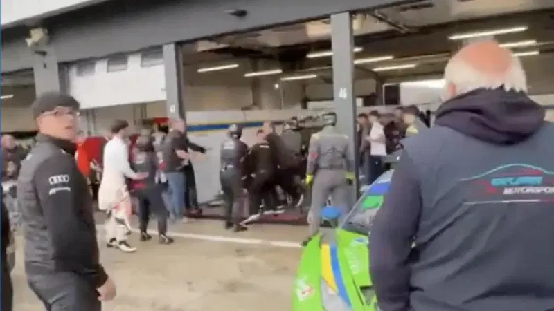 "Venivano alle mani nel box": rissa choc a Misano tra Tresor e VSR nel GT Italiano, il video &egrave; virale